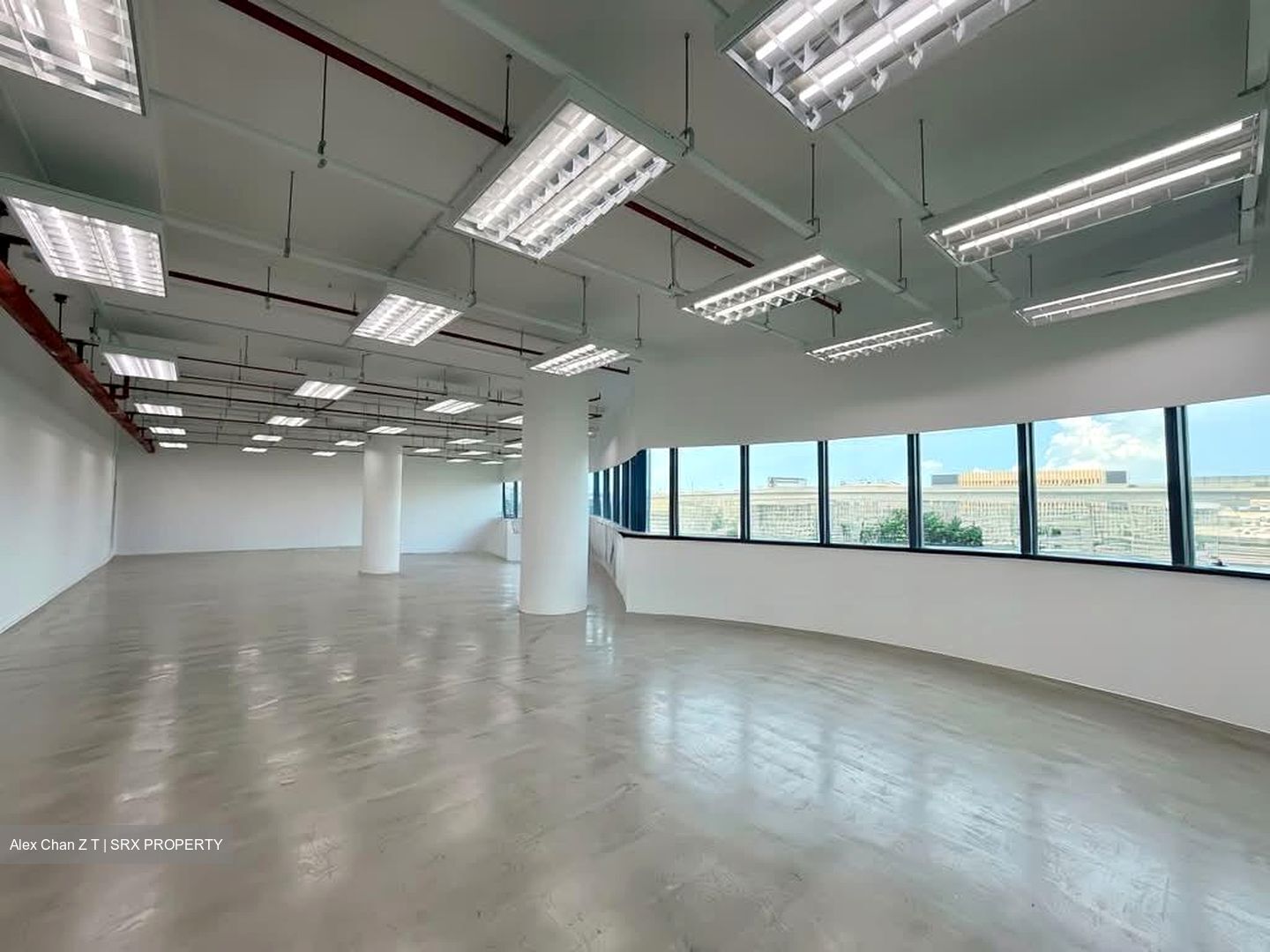 Expo MRT (D16), Warehouse #578704261